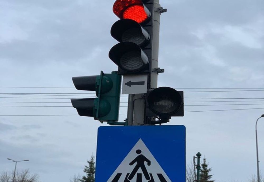 Șoferi amendați pentru că au trecut pe roșu