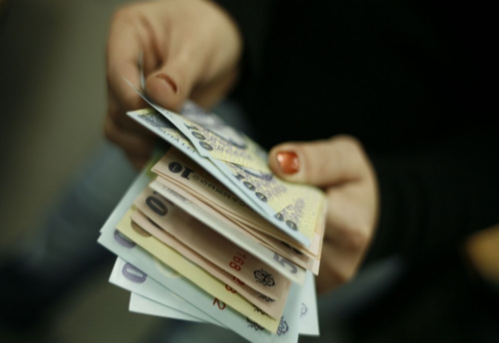 Haos după limitarea plăților cash. Primele efecte încep să se vadă - cum sunt afectați românii