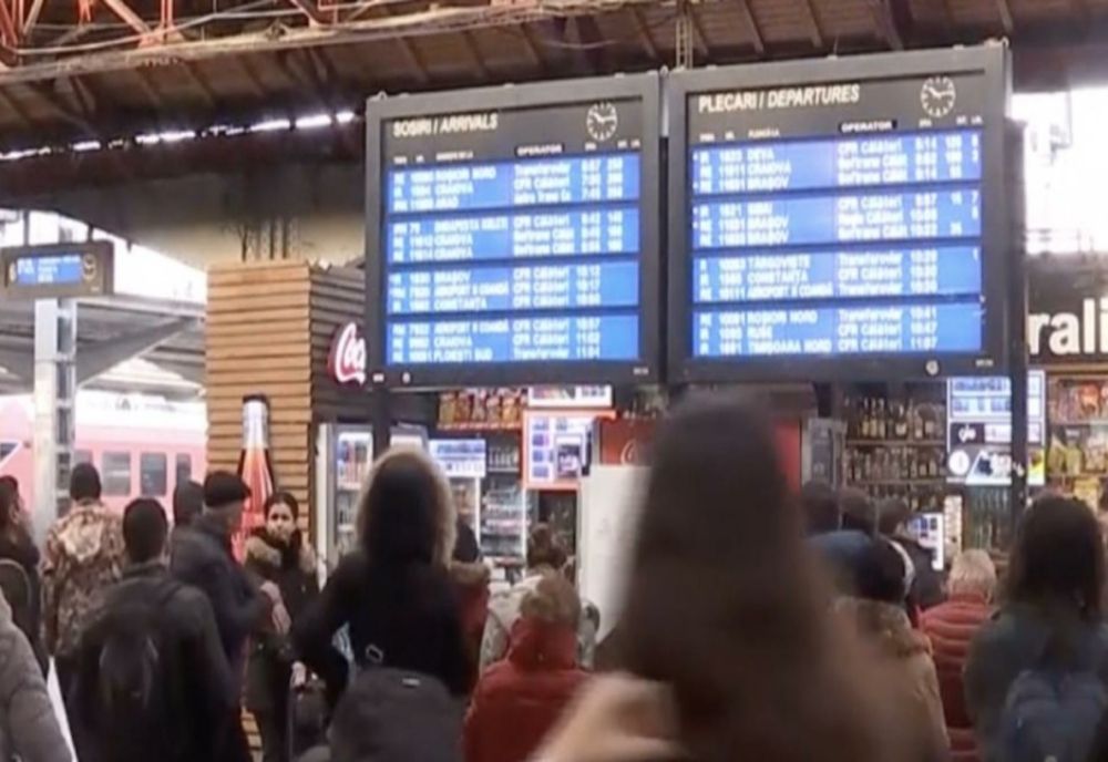 HAOS pe calea ferată de sărbători. Românii, blocați în trenuri sau în gări înainte de Crăciun - Întârzieri de peste 5 ore