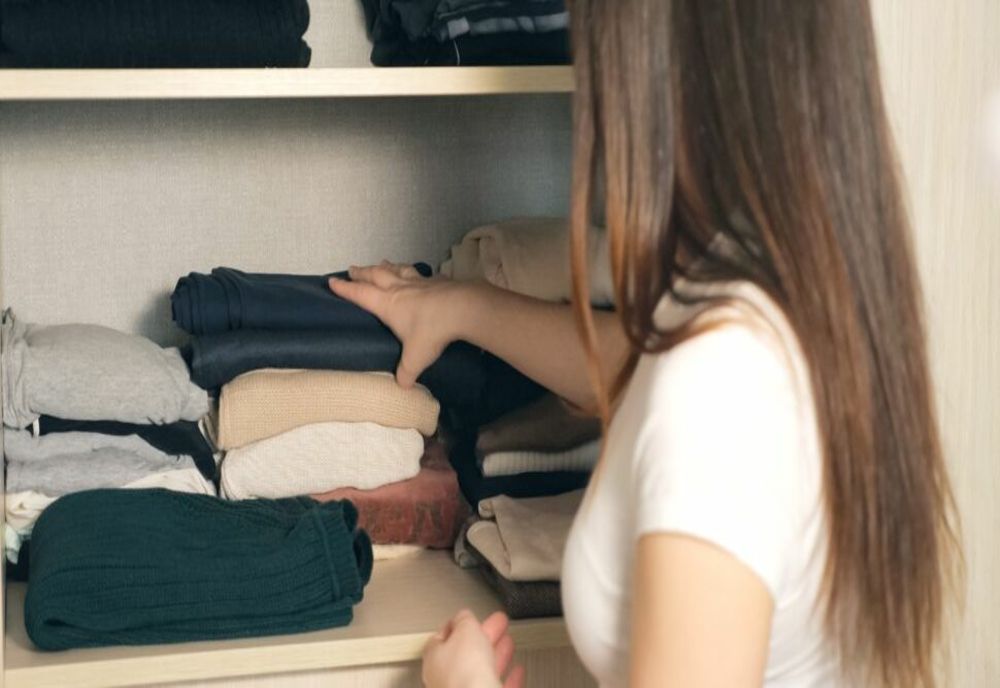 CAMPANIE DE COLECTARE A HAINELOR VECHI, LA BUCUREȘTI, CONSTANȚA ȘI SIBIU