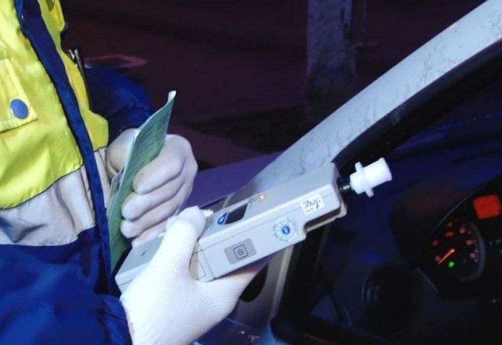 POLIȚIST BĂUT LA VOLAN, DESCOPERIT ÎN TRAFIC