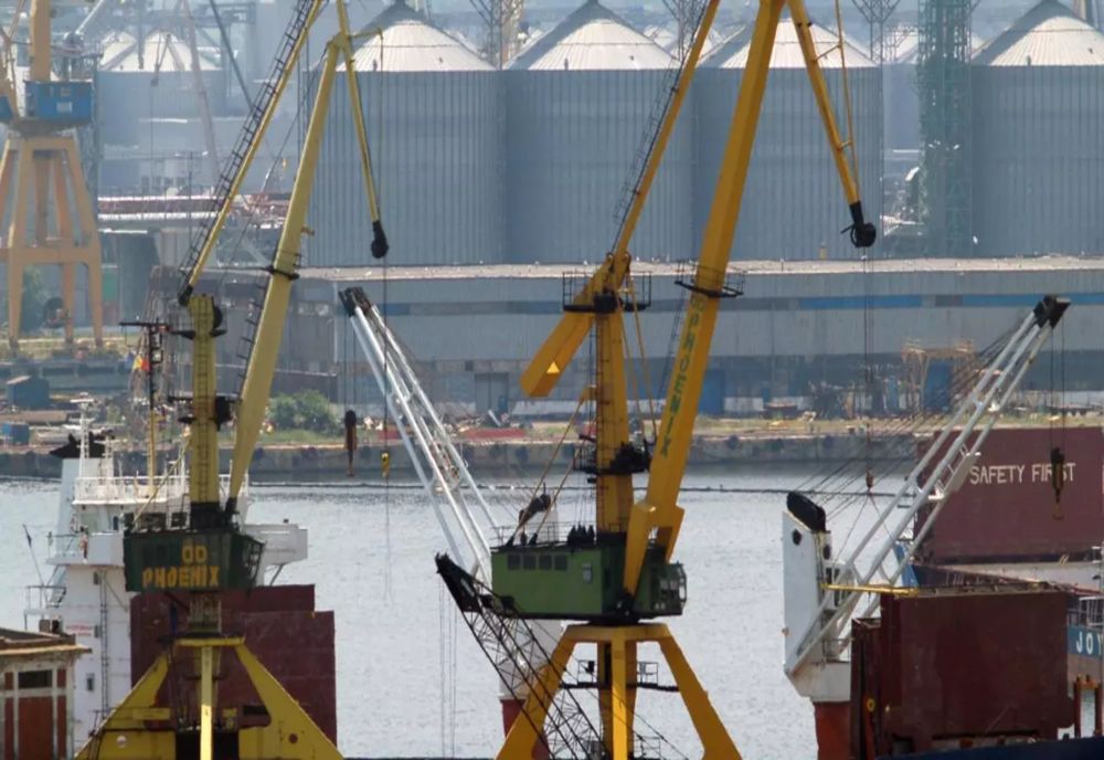 Litigiu de muncă amplu la Portul Constanța