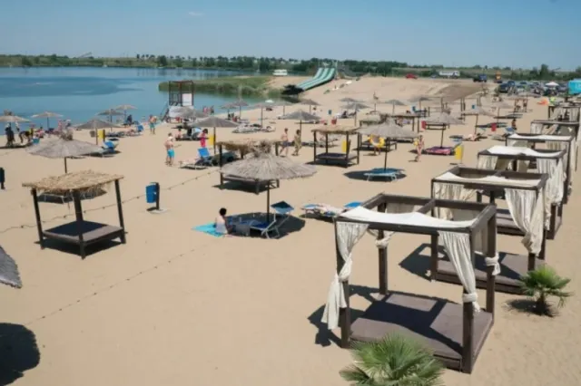 Femeie de 94 de ani, salvată de pe plaja din Eforie Nord după ce i s-a făcut rău de la căldură
