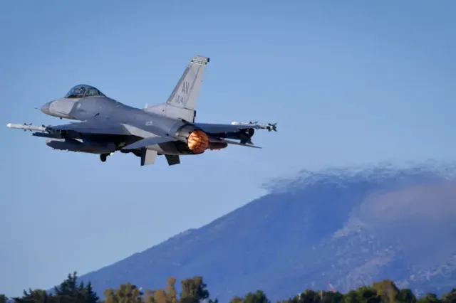 NATO, primele detalii despre drona doborâtă la Padina: patru aeronave ridicate de la sol. Cine a autorizat intervenția F-16