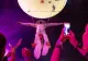 NEVERSEA. Acrobați care dansează deasupra publicului, parade cu creaturi fabuloase ale mării, show-uri aviatice cu F16 și Mig 21