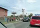 S-a răsturnat cu mașina pe câmp. Două persoane au ajuns la spital