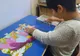 VIDEO| O minune de copil! Într-o lume a întunericului a învățat să ia viața de capăt