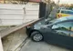 FOTO| Șofer băut ,prins de un jandarm, după ce a dărâmat poarta unei case 