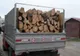 Prins cu autoutilitara plină de lemne. Amenda usturătoare primită de șofer