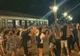 VIDEO! Sătui să mai aștepte trenul, zeci de tineri au transformat peronul gării din Constanța în ring de dans
