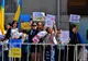 FOTO VIDEO Marșul mamelor. Femei şi copii din Ucraina, protest în faţa sediului Consulatului general al Federaţiei Ruse 