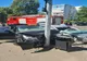 FOTO Mașină proiectată într-un stâlp de electricitate