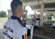 A vrut să treacă frontiera la volan, deși era beat criță