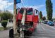FOTO Tragedie evitată. Autotren intrat într-un  stâlp de electricitate