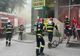 VIDEO Incendiu violent la o casă de schimb valutar. Degajări mari de fum