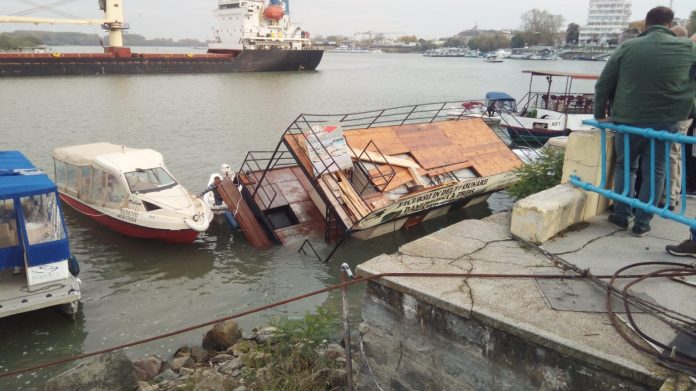 accident naval in Tulcea